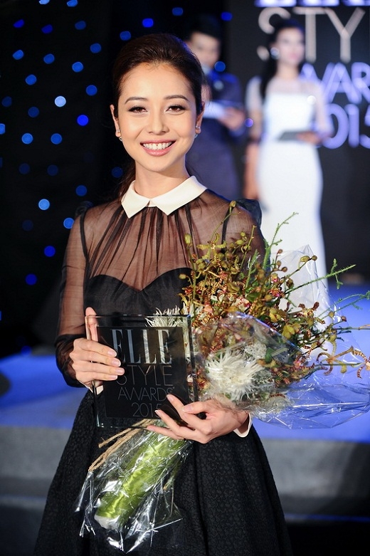 
	            
	Jennifer Phạm nhận giải thưởng MC Phong cách của năm tại Elle Style Awards